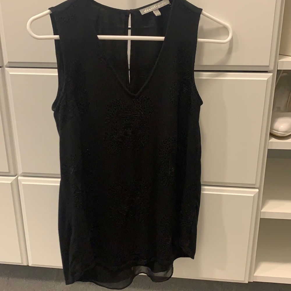Stylish maternity tank with lace